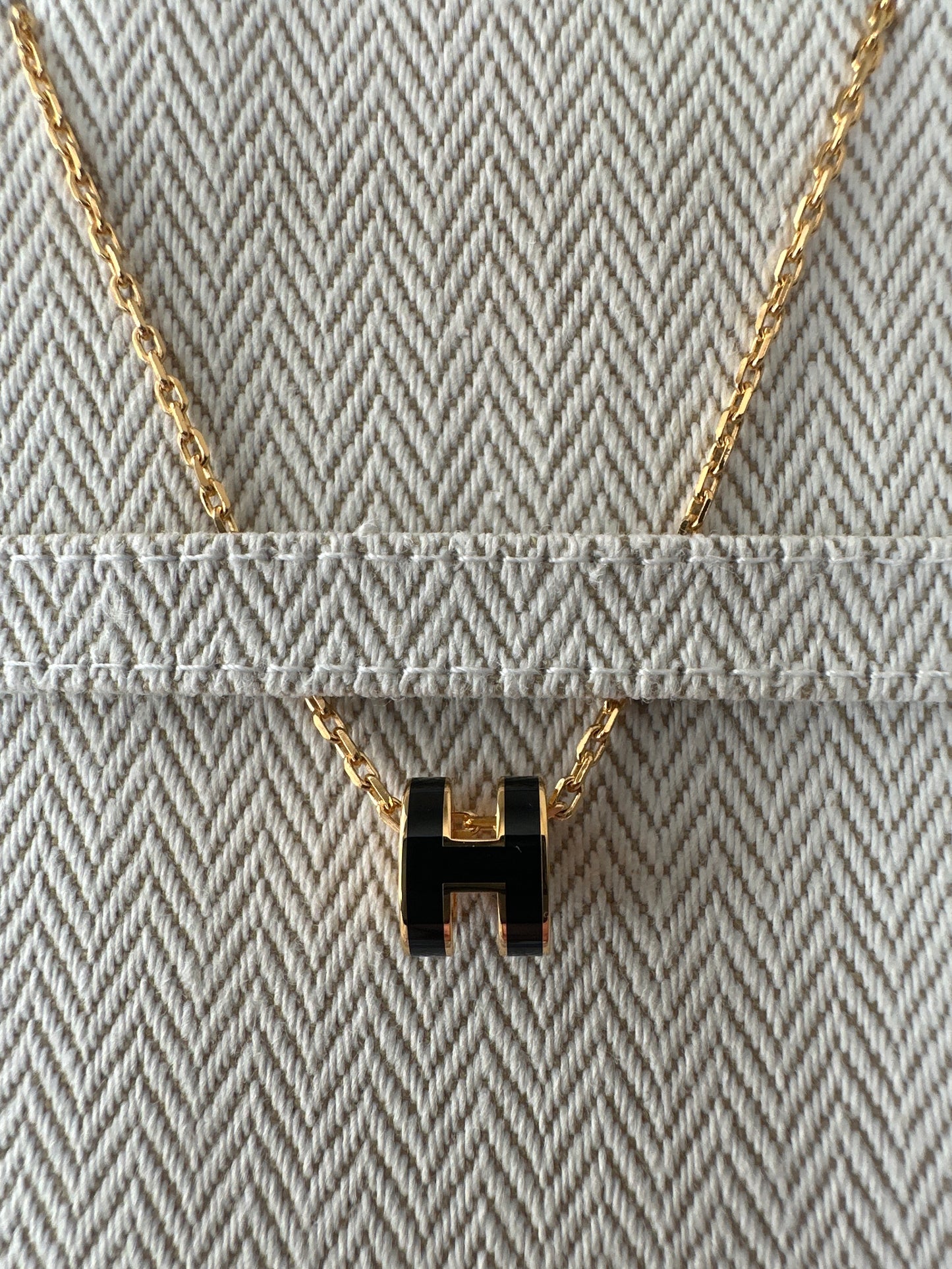 Mini Pop Noir H Pendant Necklace