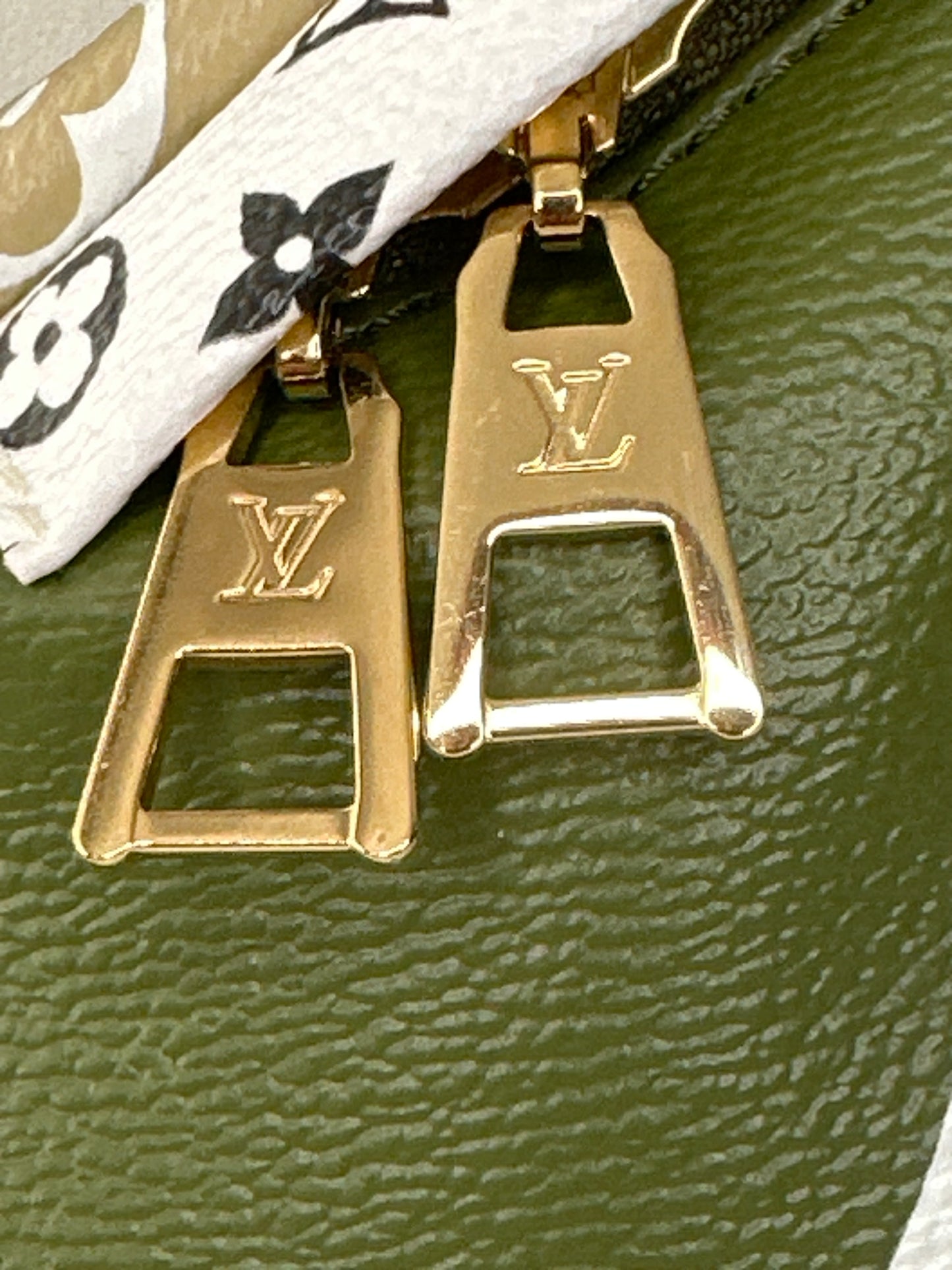 Giant Kaki Beige Bumbag